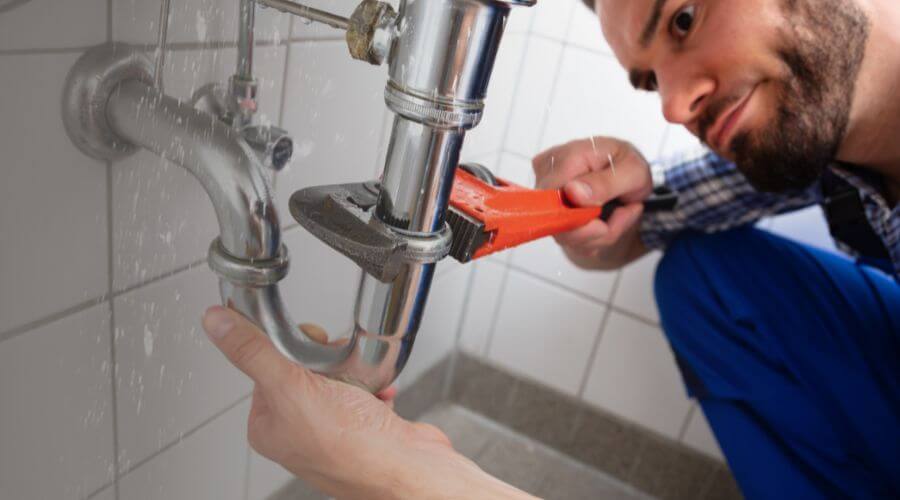Professional same day plumber services in Petersburg, IN